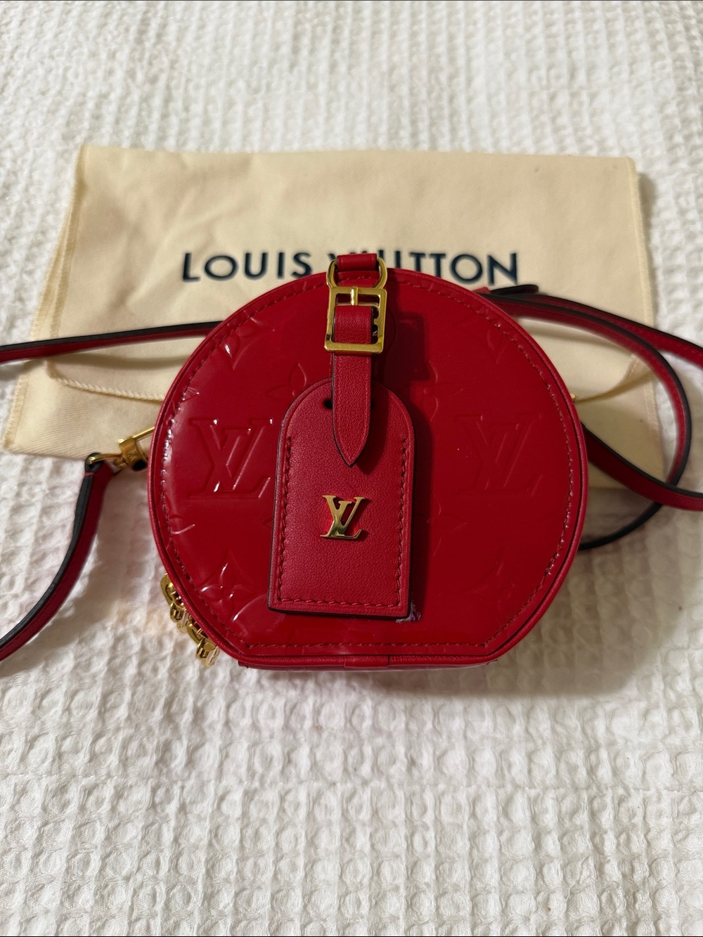 Louis Vuitton Red Boite Chapeau red patent leather crossbody bag mini .